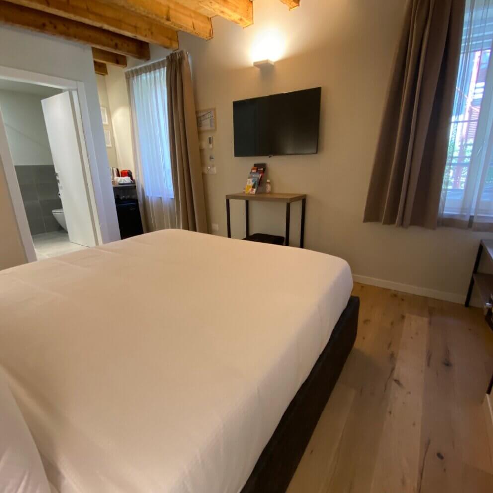 camera desenzano rooms malvezzi