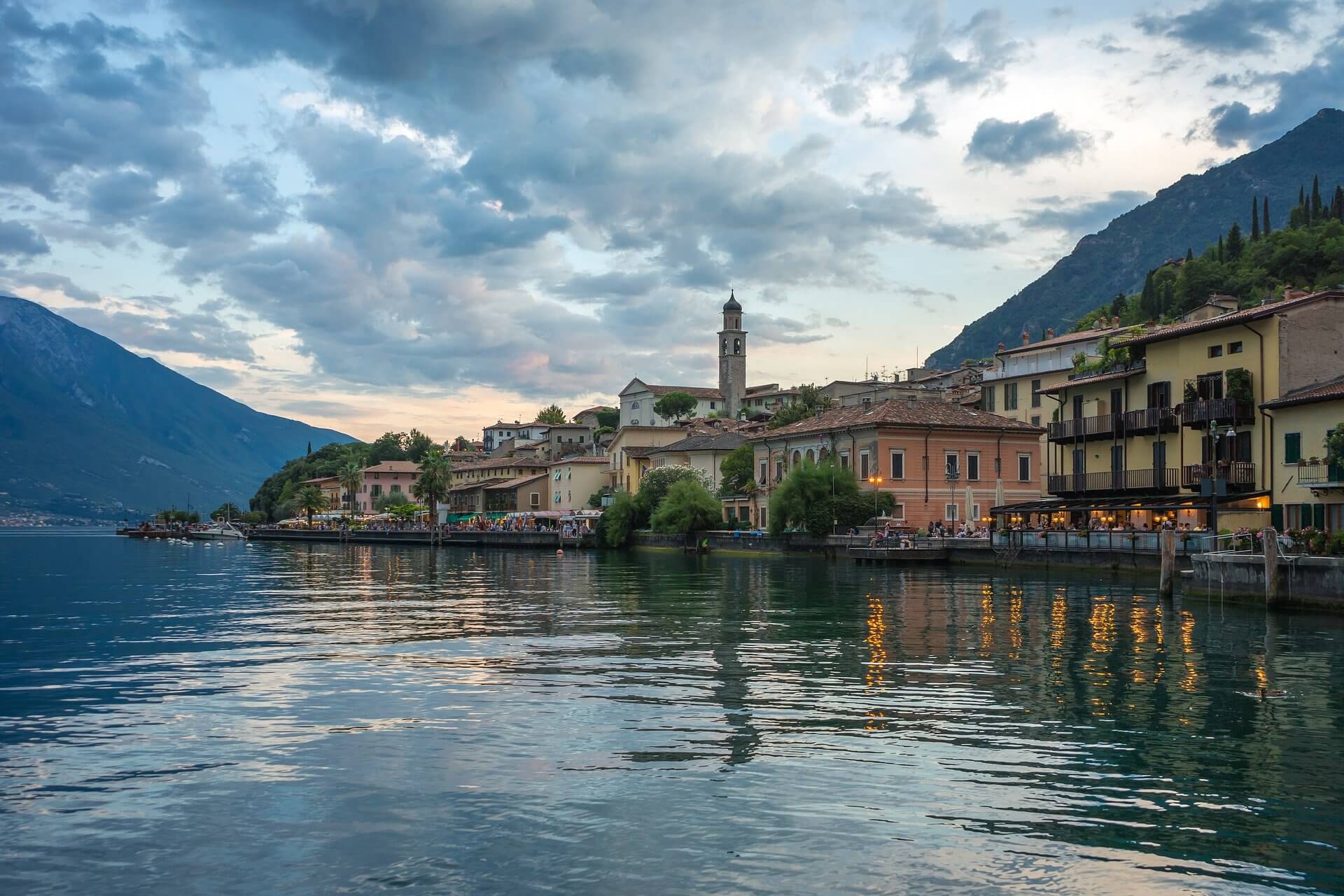 Paesaggio lago Desenzano del garda