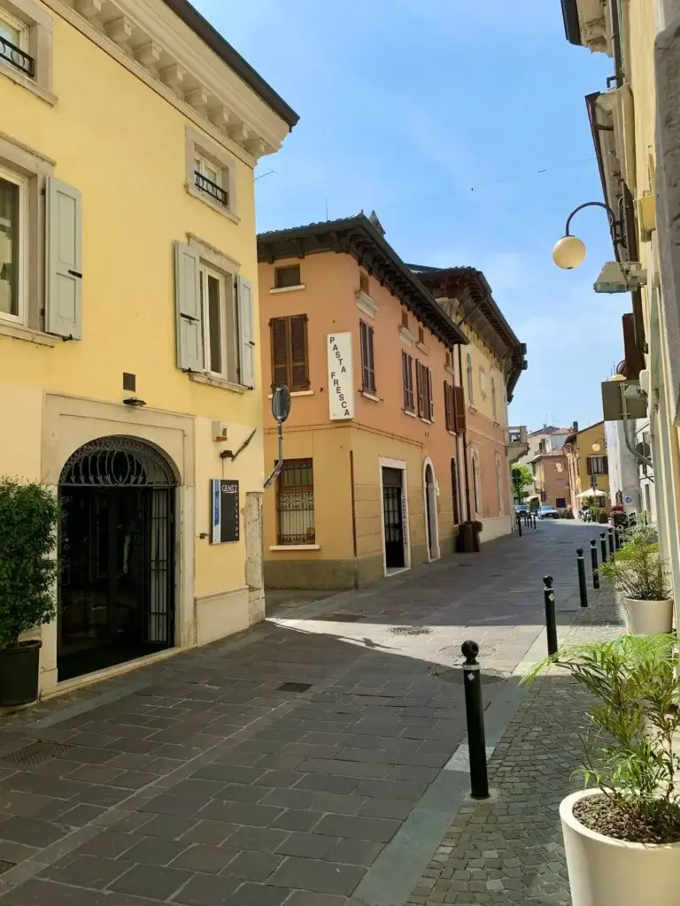 Via Garibaldi 18 Desenzano del Garda